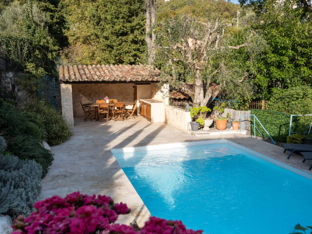 Maison avec piscine - 134 m2 divisée en 3 appartements - For — photo du bien