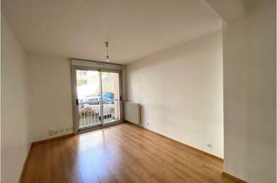 Appartement 3 pièces 907 €