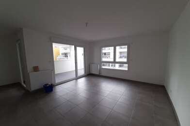 Appartement 3 pièces 907 €