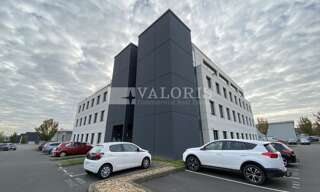 Bureau  222 m² à louer à Villefranche-sur-Saône (69400)