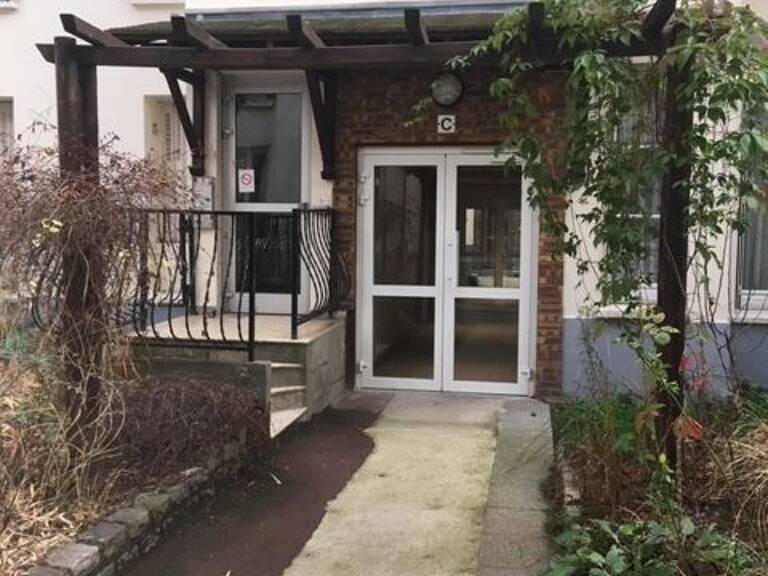 Appartement studio à PARIS 20ème — photo 1