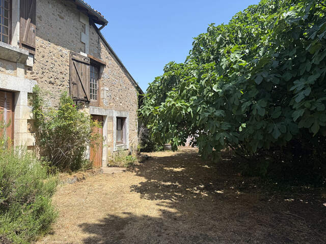 LA LONGÈRE -  SMARVES — photo du bien