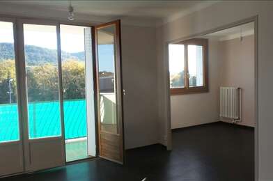 Appartement 4 pièces 608 €