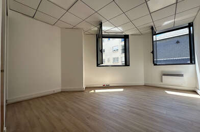 Bureau 5 pièces 1200 €