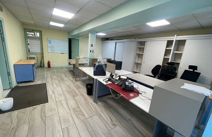 Local commercial environ 66 m² — photo 5