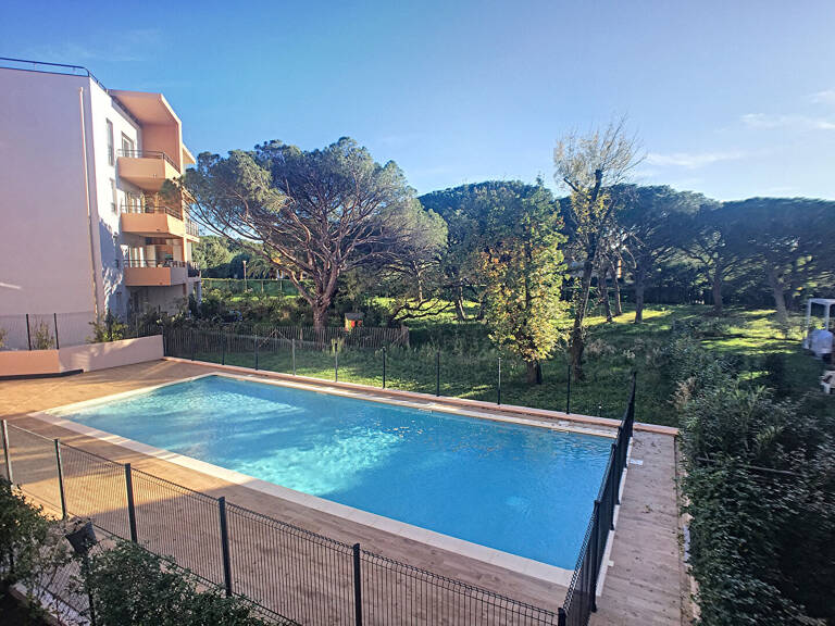 FREJUS T2 terrasse, place de parking, piscine — photo 1