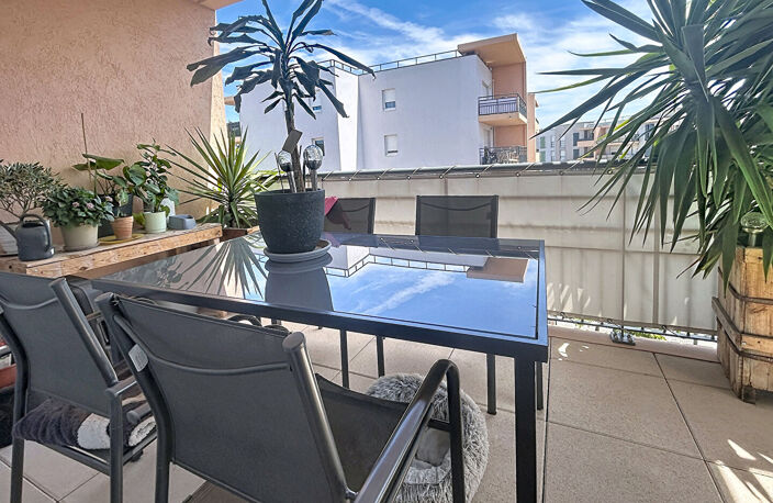 FREJUS T2 terrasse, place de parking, piscine — photo 2