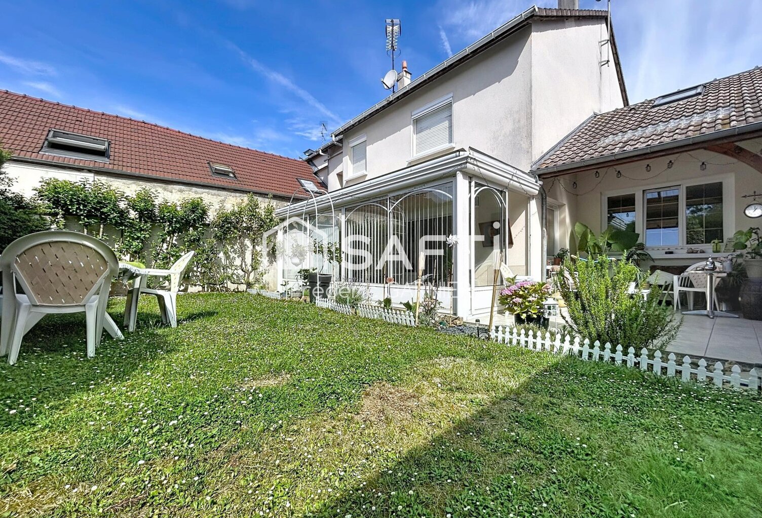 Maison de ville de 6 pièces, 4 chambres, bureau, jardin — photo 1