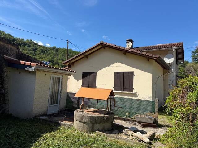 Maison de garde barrière à la campagne — photo du bien