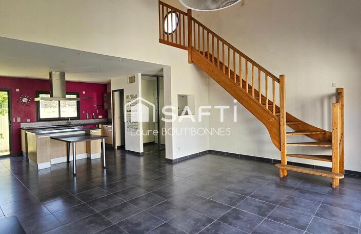 Maison familiale de 162 m² avec suite parentale, double garage et jardin — photo 2