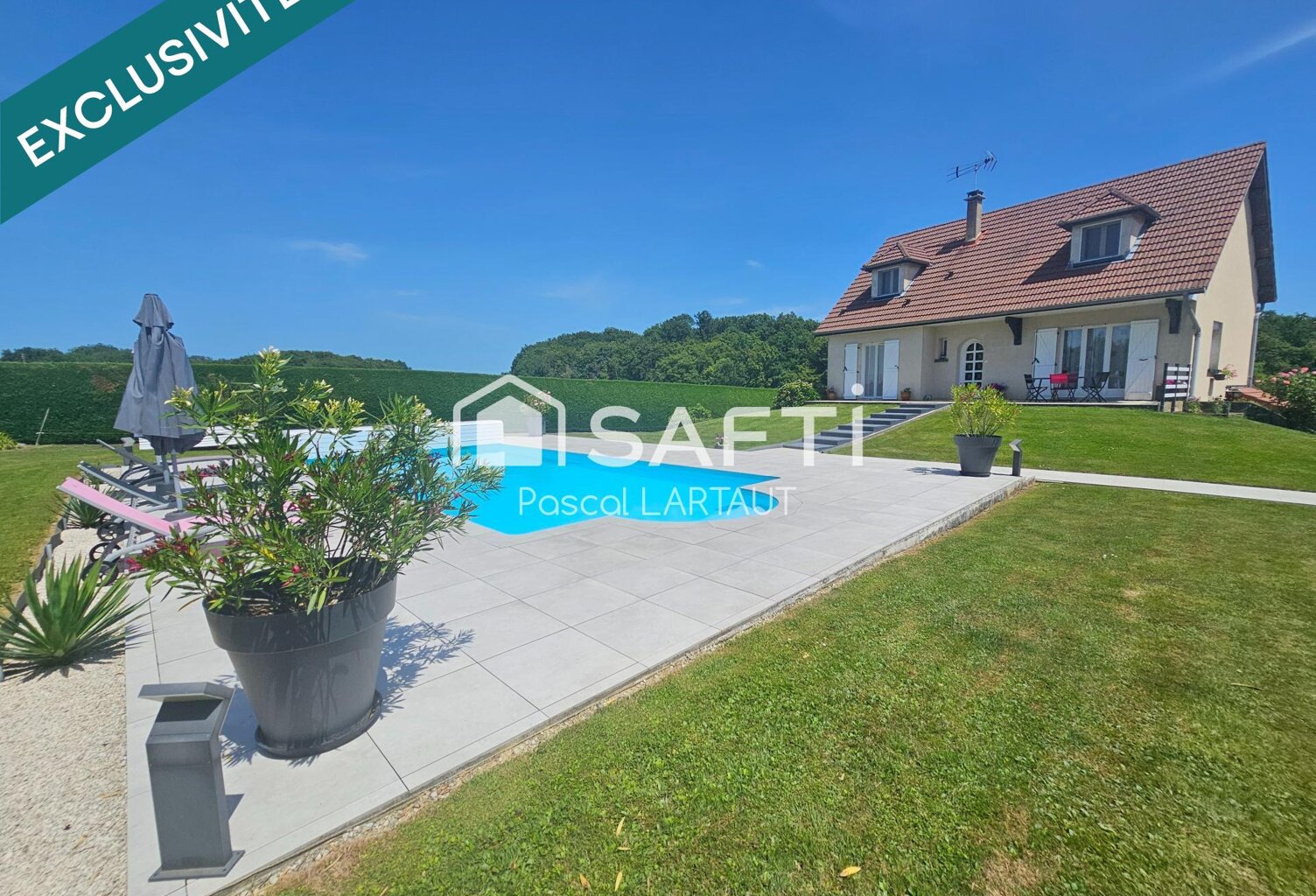 Maison familiale avec grand terrain et piscine — photo 1