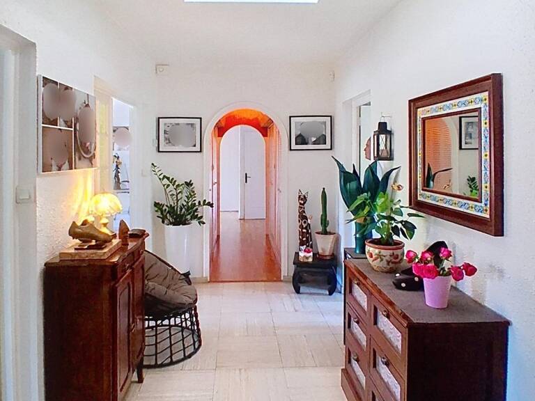 Appartement 135m² dans petite copropriété de seulement 3 logements et un dépôt — photo 1
