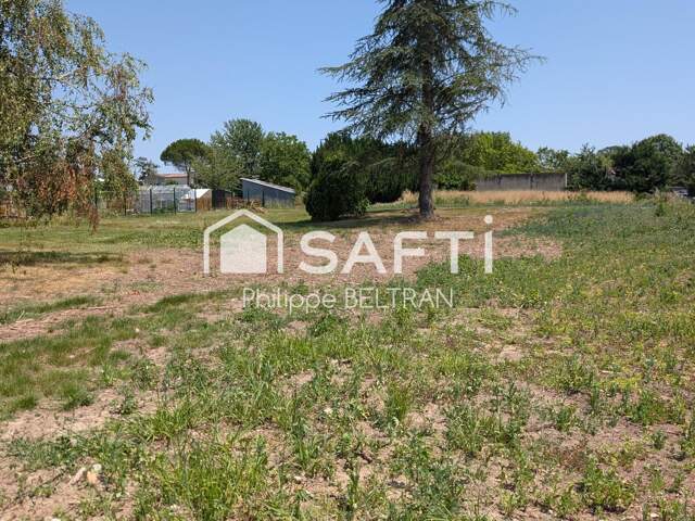 Terrain constructible 860m2 — photo du bien