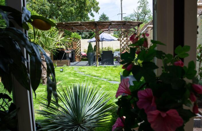 Maison de charme confortable en centre village avec extérieur — photo 3