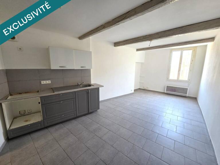 Saint-Maximin : T2 libre avec jolie vue — photo 1