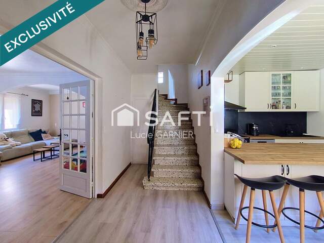 Maison 133 m² avec jardin, cour et stationnement — photo du bien