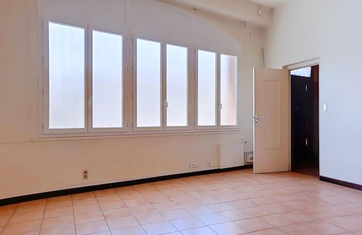 Immeuble 300 m² avec fort potentiel -  2 terrasses — photo 2