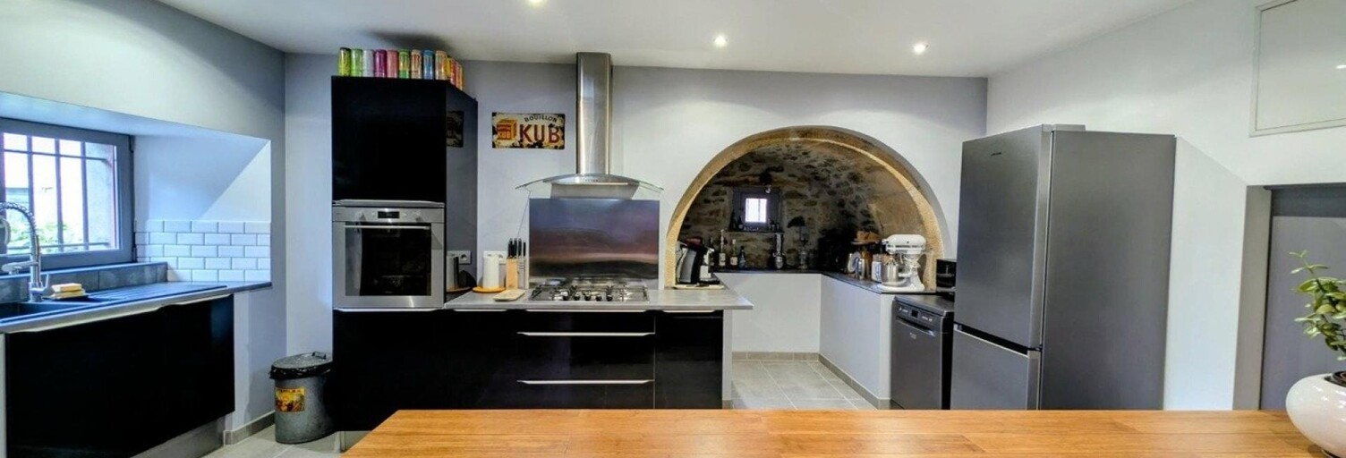 Maison 11 Pièces 240 m² à vendre à Bort-les-Orgues (19110)