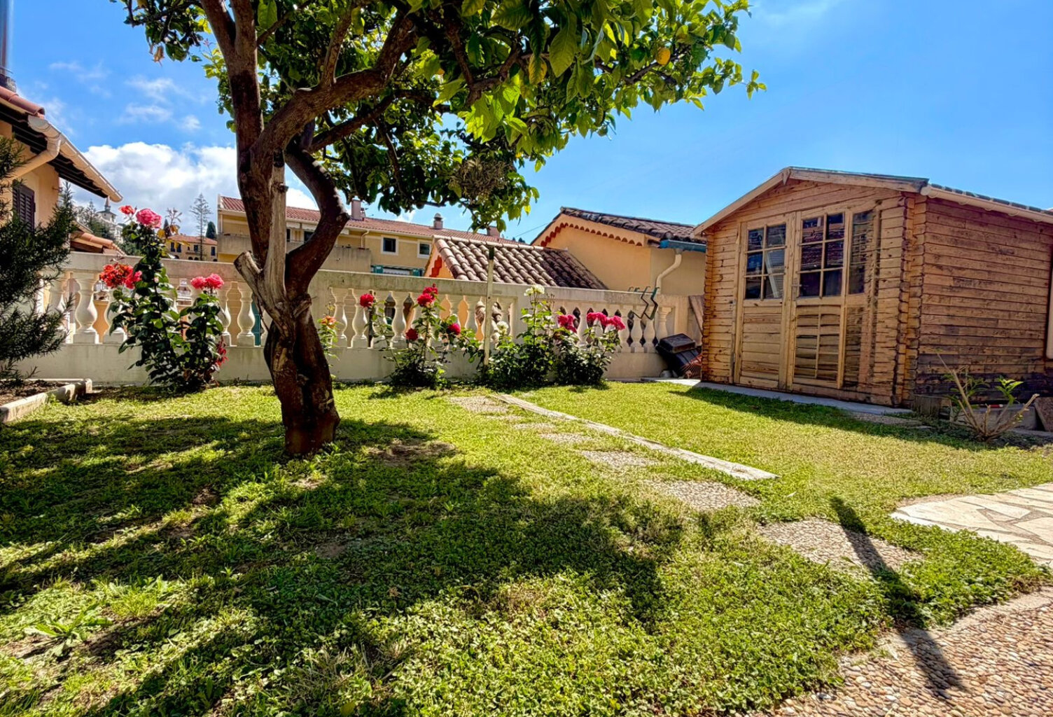 RARE A MENTON - MAISON INDEPENDANTE 4P AVEC JARDIN - — photo 1