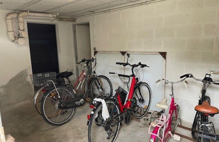 Appartement 54 m2 Deux pieces 1 Salon et 1 Chambre Cave Garage à vélo  Parking. — photo 2