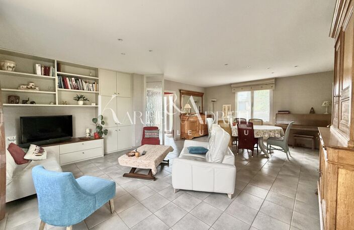 Maison contemporaine avec 5 chambres, bureau, parc arboré clos, dépendances et double garage — photo 2