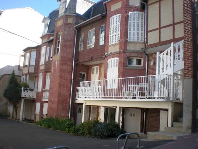 F2 Villers- sur- mer  1 chambre 1 cuisins  - A trois  minutes de la plage. — photo du bien