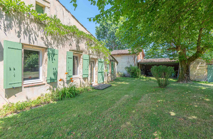 MAISON XVIo - 270 M2 - 5 CHAMBRES — photo 2