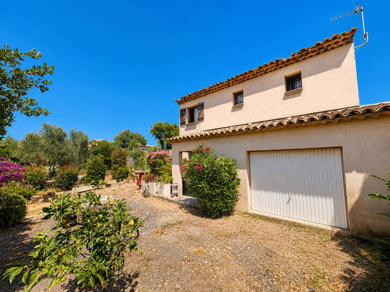 Maison mitoyenne d'environ 111m2 à Sainte-Maxime. — photo 1