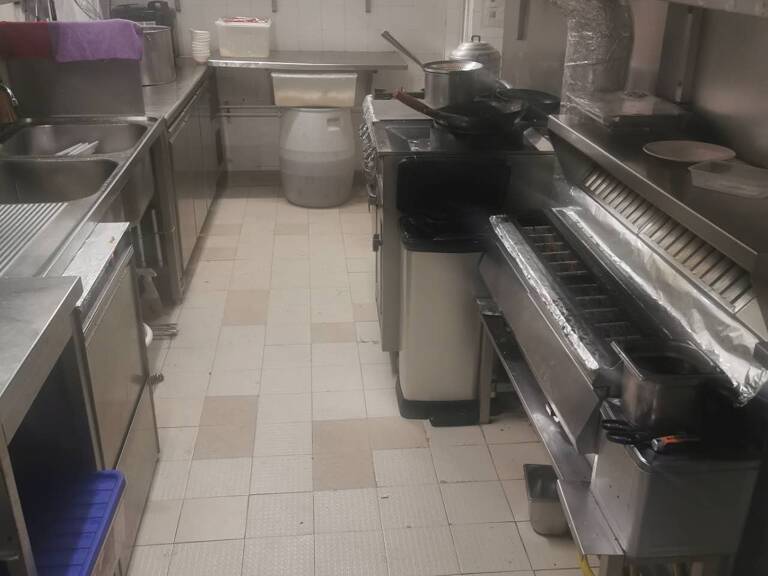 Vente Restaurant 150 m&sup2; — photo 1