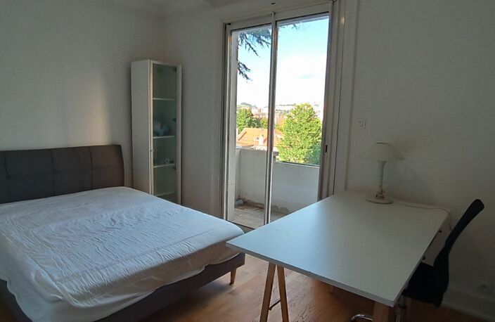 Location Appartement 1 pièce — photo 2