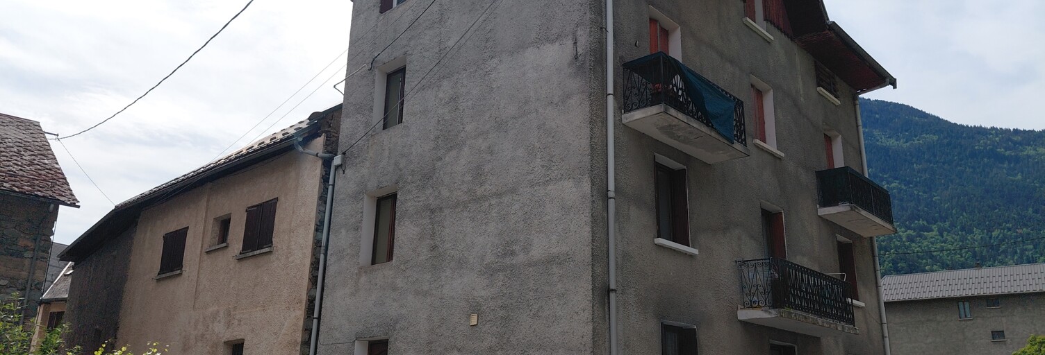 Immeuble  186 m² à vendre à Saint-Étienne-de-Cuines (73130)