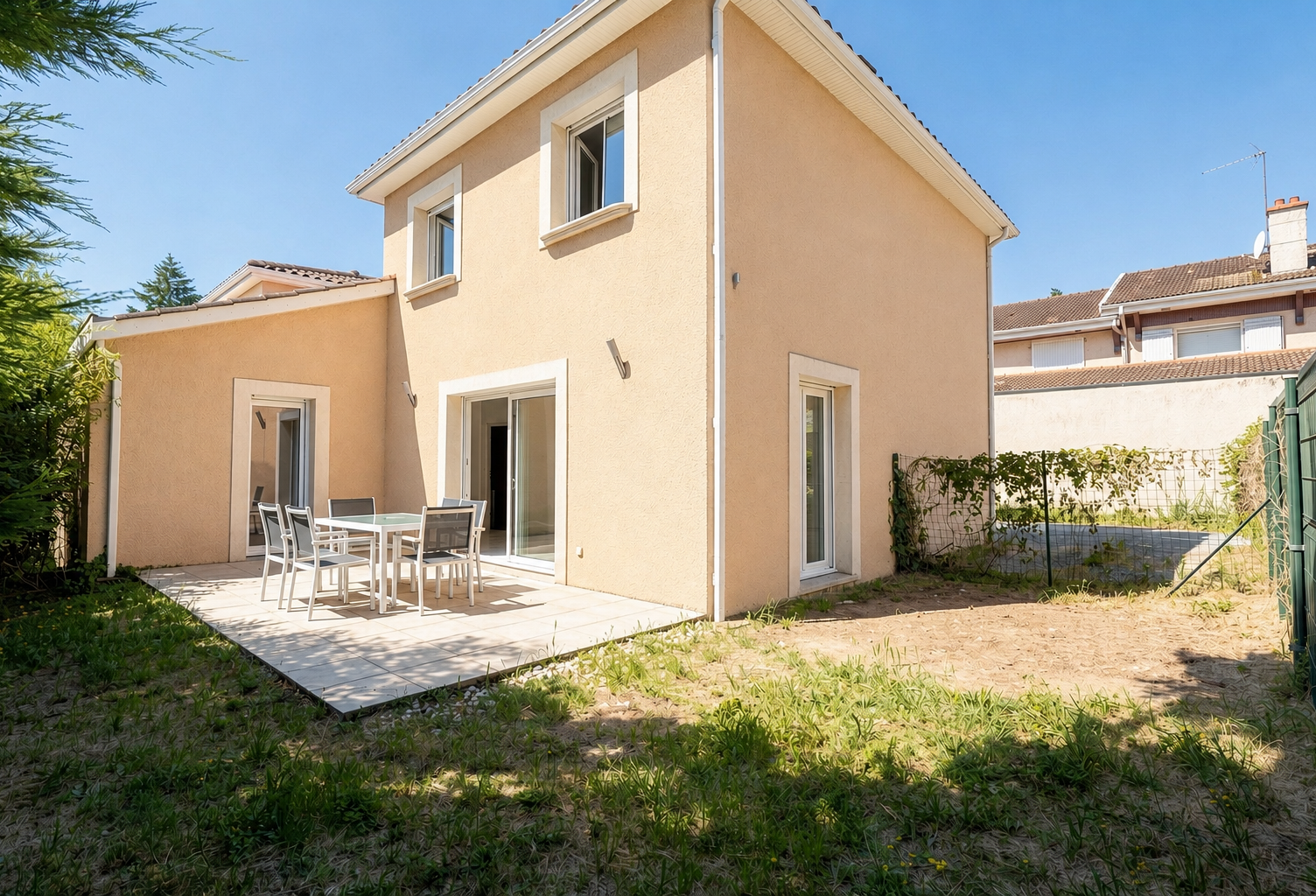 MAISON T5 - CRAPONNE CENTRE AU CALME — photo 1