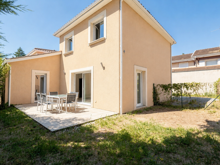 MAISON T5 - CRAPONNE CENTRE AU CALME — photo 1