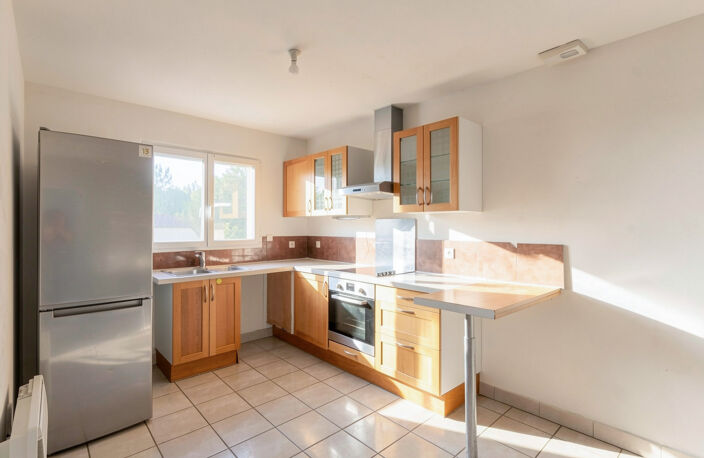 MAISON T5 - CRAPONNE CENTRE AU CALME — photo 4
