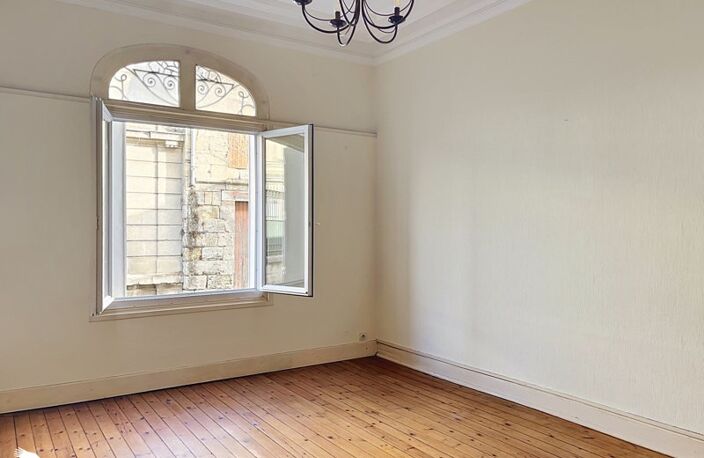Maison en pierre de 8 pièces principales — photo 2