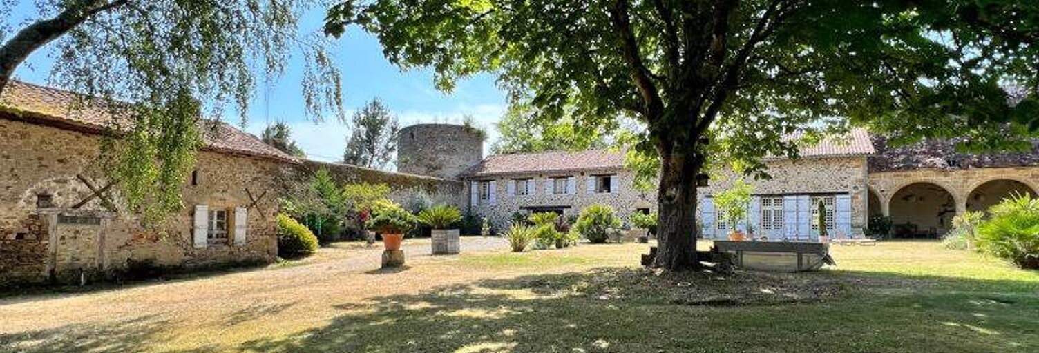 Maison 10 Pièces 288 m² à vendre à Confolens (16500)