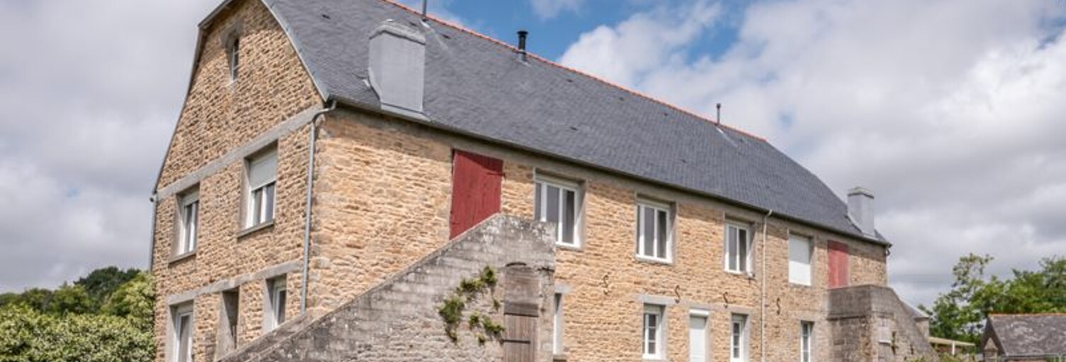 Maison 8 Pièces 300 m² à vendre à Peumerit (29710)