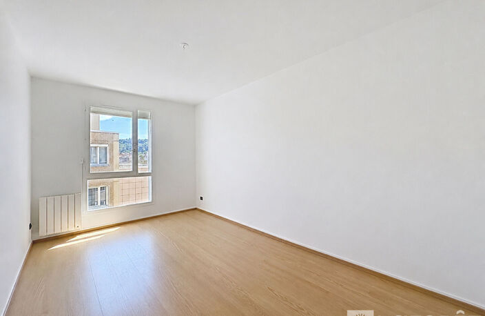 Appartement  Bourgoin-jallieu 4 pièce(s) 83 m2 — photo 3