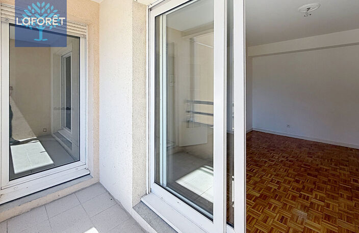 Appartement Saint Genis Laval 2 pièce(s) 56 m2 — photo 2