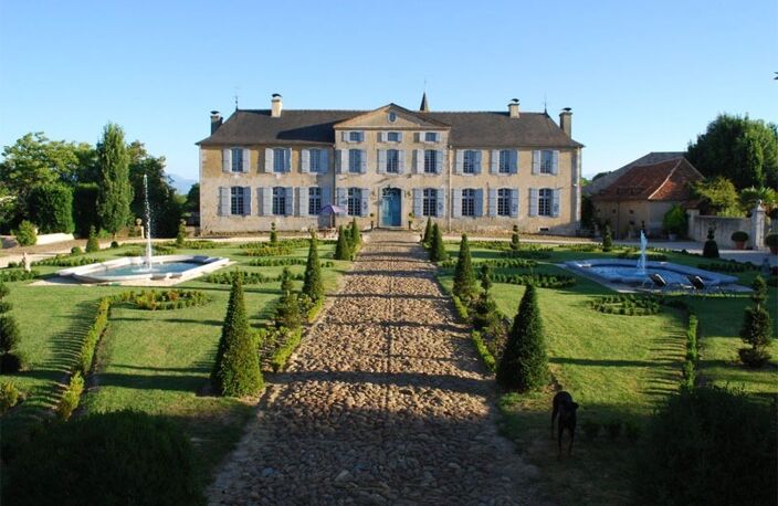 ELEGANT CHATEAU XVIIIs, sans travaux, sur 1 hectare clos de murs, jardin paysagé, chapelle, orangerie, dépendances, pour famille, evenementiel  près de Pau, Lourdes, Marciac, Tarbes — photo 4