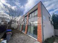 A louer 150m² d'entrepôt bureaux — photo 2