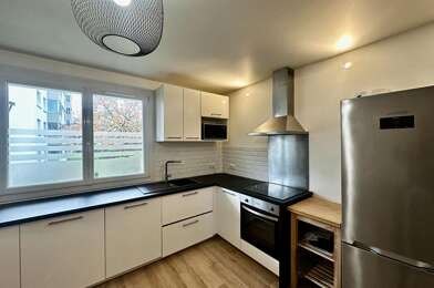 Appartement 3 pièces 751 €