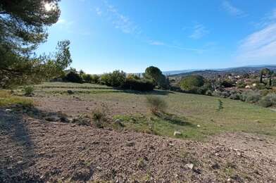 Terrain  332000 €