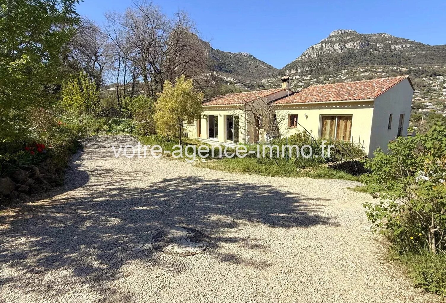 Saint Jeannet Belle maison d'architecte avec terrain plat — photo 1