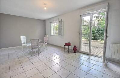 Maison récente dans le 'Vieux St Pierre' avec garage et jardin — photo du bien