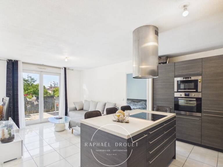 VAULX-EN-VELIN VILLAGE SUD – APPARTEMENT T4 DE 74 m² AVEC TERRASSE ET GARAGE — photo 1