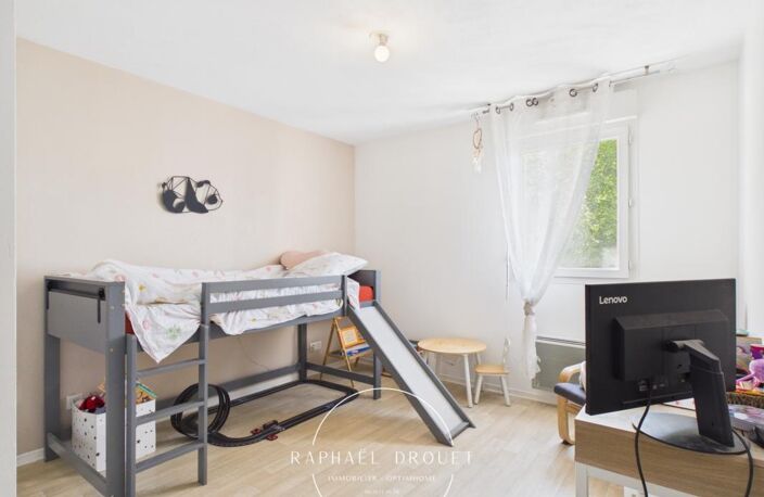 VAULX-EN-VELIN VILLAGE SUD – APPARTEMENT T4 DE 74 m² AVEC TERRASSE ET GARAGE — photo 5
