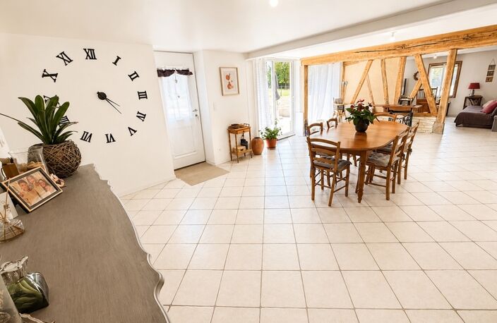 Maison normande rénovée à vendre proche Bernay – Longère de 166 m² avec 4 chambres — photo 2