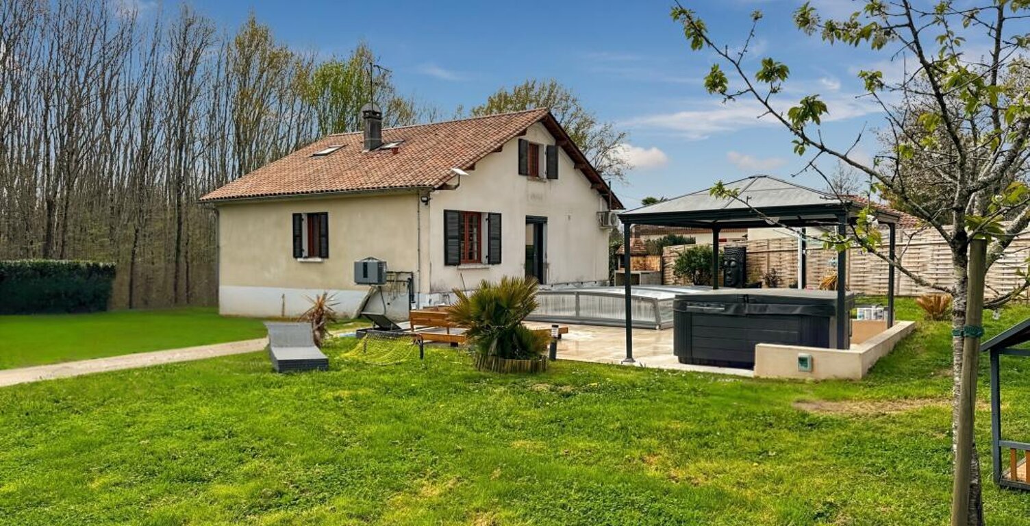   À VENDRE – DOUZILLAC (24190) Maison rénovée avec piscine – 156 m² habitables – Terrain clos de 1 326 m² – 195 000€ FAI — photo 1