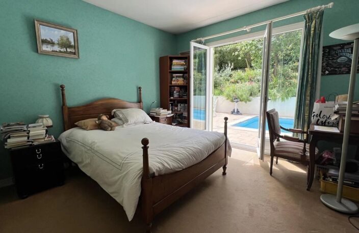 MAISON 5 CHAMBRES + BUREAU + PISCINE — photo 4